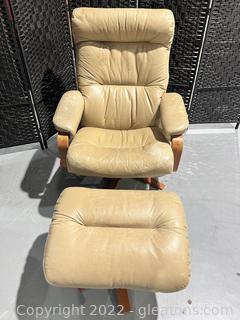 Mid-Century Sturdy Scandinavian Swivel Leather Chair with Matching Ottoman 